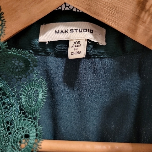 Max Studio Women's Emerald Green Jacquard Shine Dot Maxi Dress Size XS - Picture 4 of 8